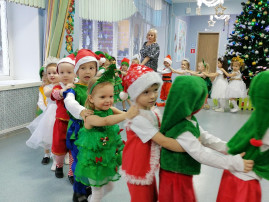 Новый год младшая группа "Сказка" Новый год младшая группа "Сказка".