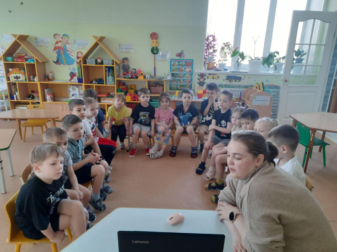 Знакомство с творчеством К.И.Чуковского Знакомство с творчеством К.И.Чуковского.